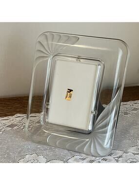 Home Beautiful Germany Crystal Glass Picture Frame 4x6 Frosted Swirl Design